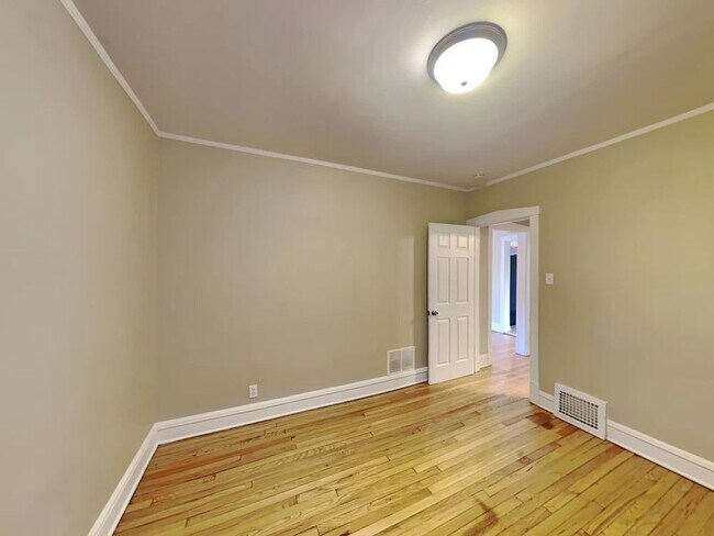 Foto del edificio - 6420 Fairfield Ave