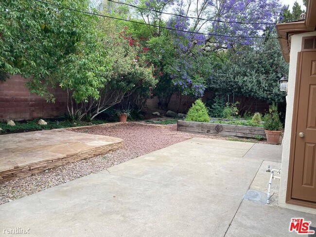 Building Photo - 3 br, 2 bath House - 22901 Leadwell St