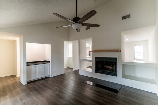 Foto del edificio - 1507 Wimbledon Dr