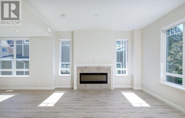 Building Photo - 1330-1330 Wellon St