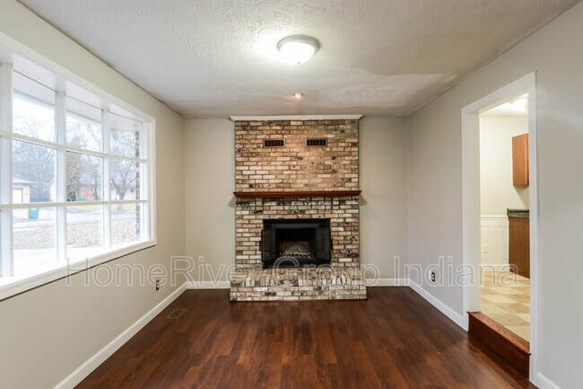 Building Photo - 8021 Meadowgate Ct