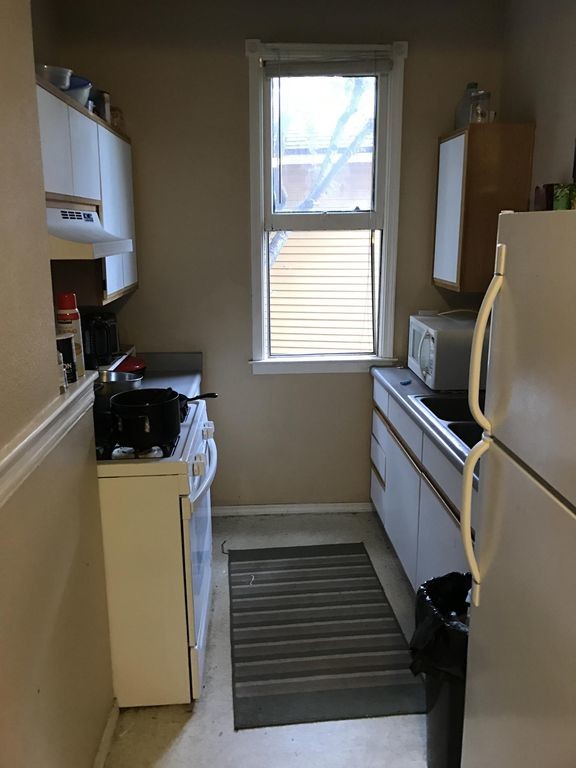 Building Photo - 1717 Santa Barbara Ave