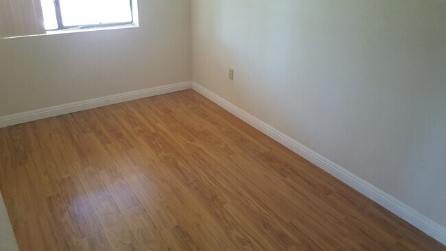 Foto del edificio - One Bedroom