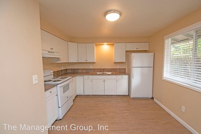 Building Photo - 2 br, 1 bath House - 2202 E 35th Street