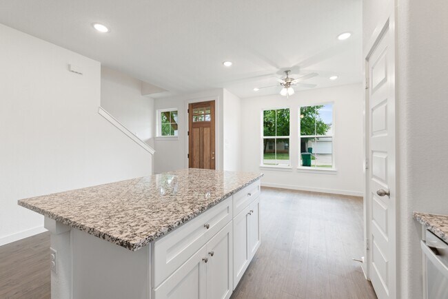 Foto del edificio - 1226 Elm Ct