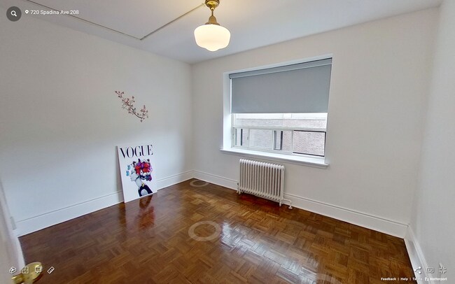 Photo du bâtiment - 710 Spadina Ave.