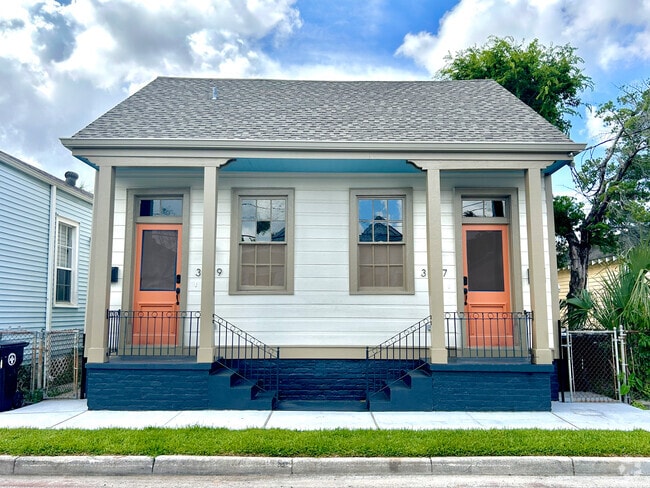 Building Photo - 3047 Maurepas St