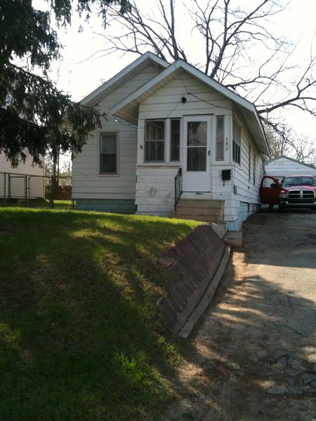 Building Photo - 709 Kinney Rd