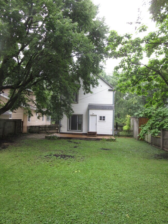Building Photo - 309 W Vine St