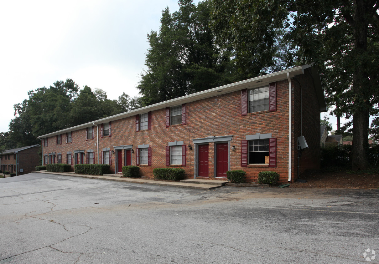 Foto del edificio - Fox Trail Townhomes