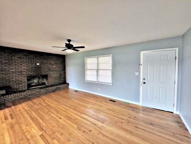 Building Photo - HOUSE FOR RENT - DECATUR