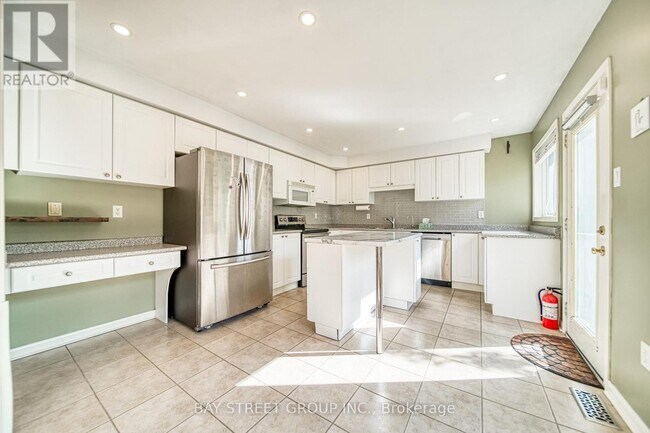 Photo du bâtiment - 1273 Glenrose Crescent