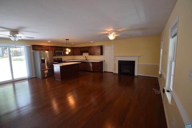 Foto del edificio - 41 Woodlawn Dr