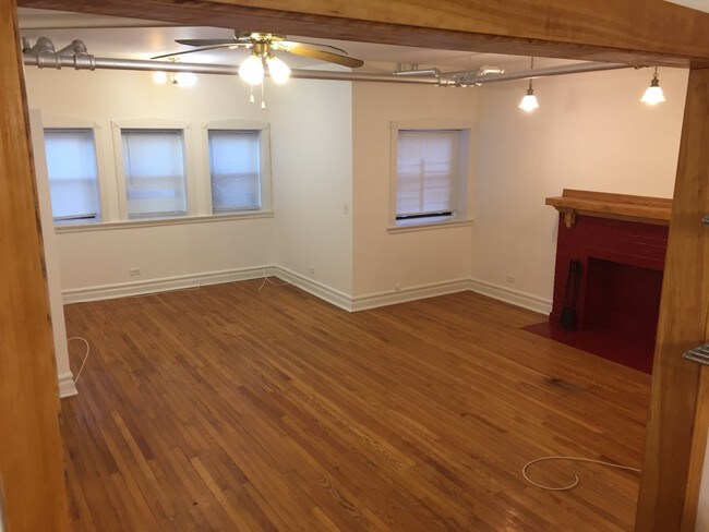 Foto del edificio - 5401 S Harper Ave