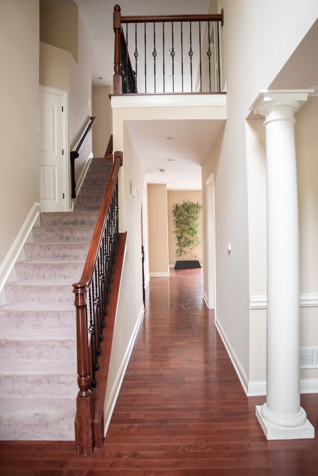 Building Photo - 5036 Blackstone Edge Dr