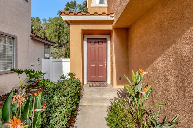 Building Photo - 160 Las Flores