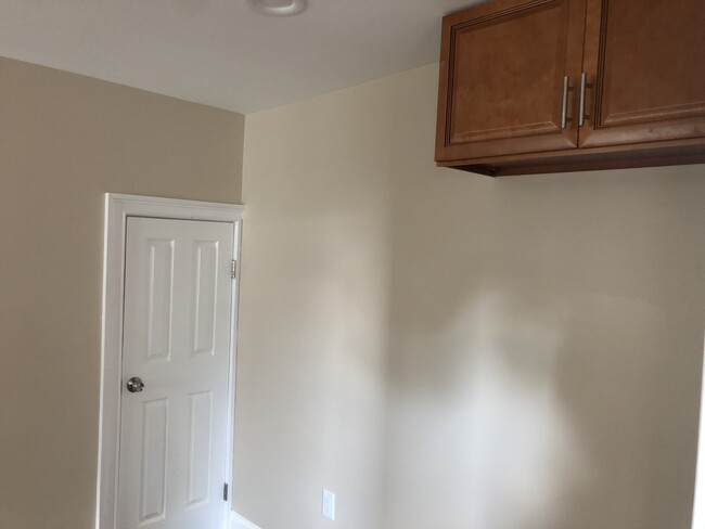 Kitchen - 33 Fairview Ave