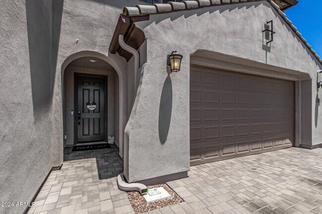 Building Photo - 9560 E Spiral Ave