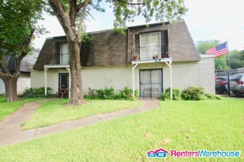Primary Photo - 2 bed 1.5 bath Move in READY!!
