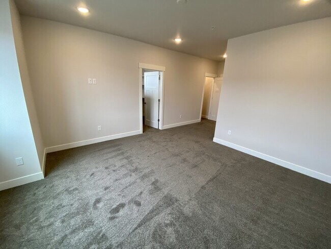 Foto del edificio - ? AVAILABLE JUNE 1ST – Like-New Townhome in West Greeley! ?3 Bed 3 Bath