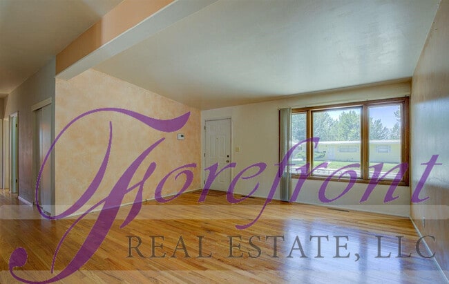 Building Photo - 2045 Laramie Ave