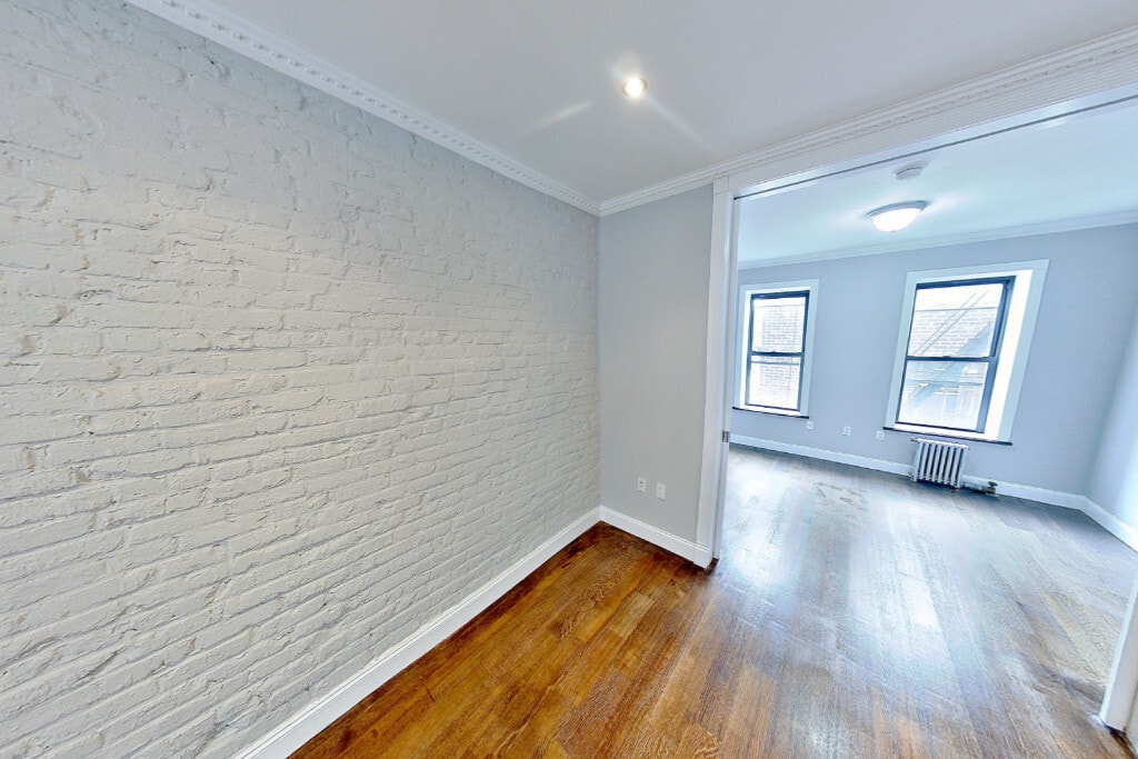 Primary Photo - 338 E 100th St