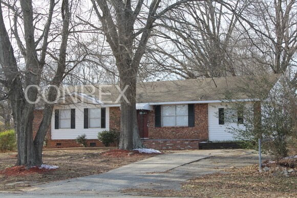 Primary Photo - 809 Hellams St