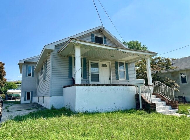 Building Photo - 28 W Buckingham Ave