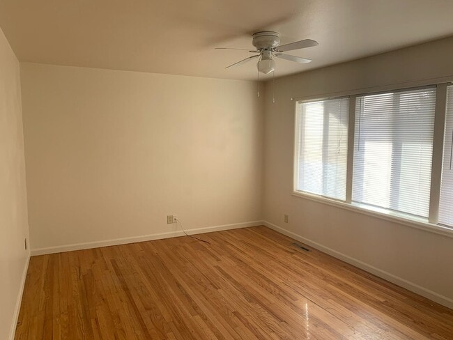 Building Photo - Fantastic 3BD/1BA!