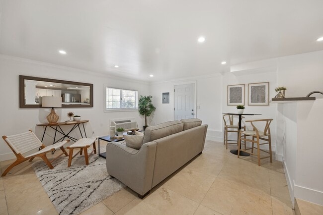 Building Photo - 3254 Dos Palos Dr