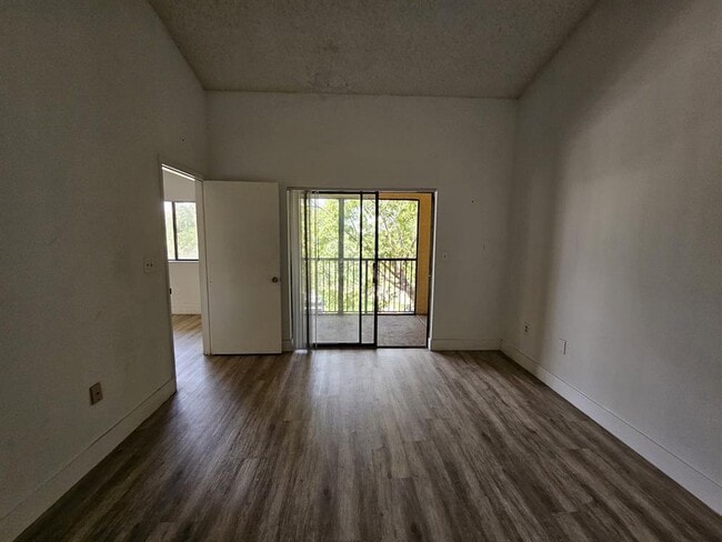 Foto del edificio - 2445 SW 18th Terrace