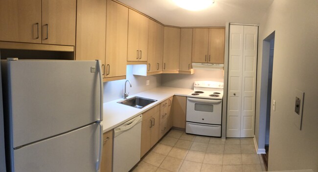KITCHEN 2 - 6 Villa Verde Dr