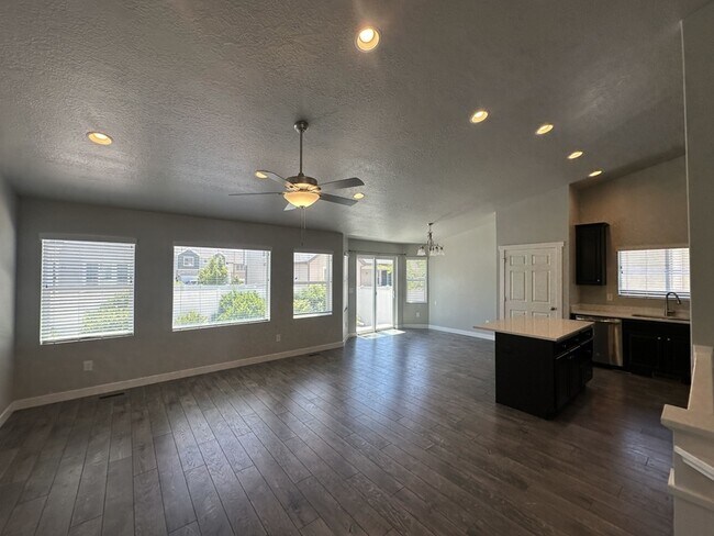 Building Photo - 3321 W 1690 N
