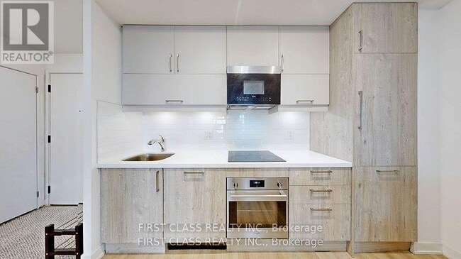 Photo du bâtiment - 8119 Birchmount Rd