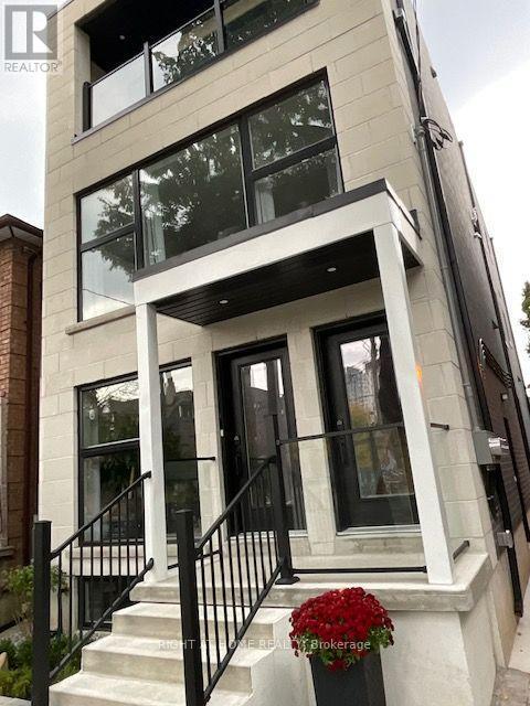 Building Photo - 674 Manning Ave