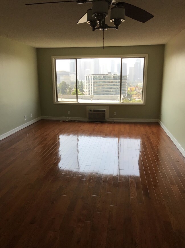 Foto del edificio - 985 Marview Ave