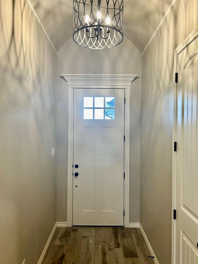 Building Photo - Stunning Home in Tolar