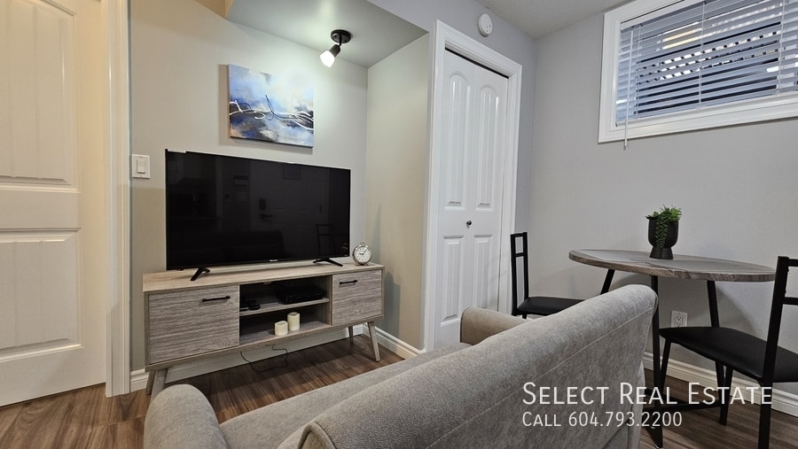 Photo principale - 5741 Shawnigan Dr