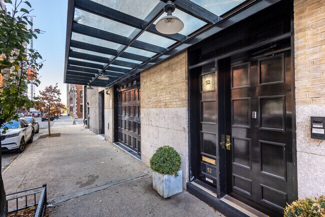 427 Washington St - Manhattan NY (Entrada) - Tribeca Tower Inc.