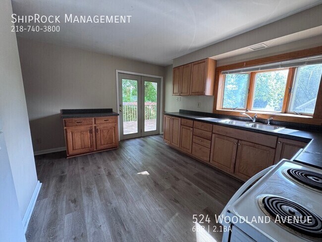 Foto del edificio - 524 Woodland Ave
