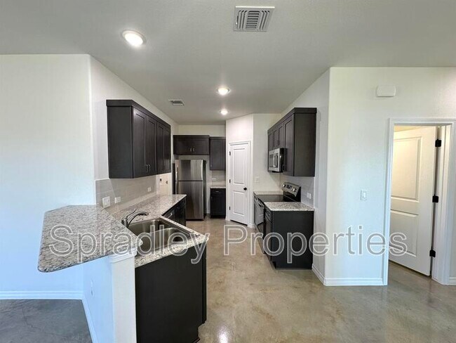 Building Photo - 201 Juniper Dr