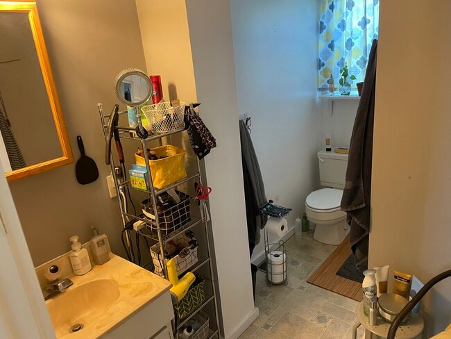 Building Photo - 121 N 8th St