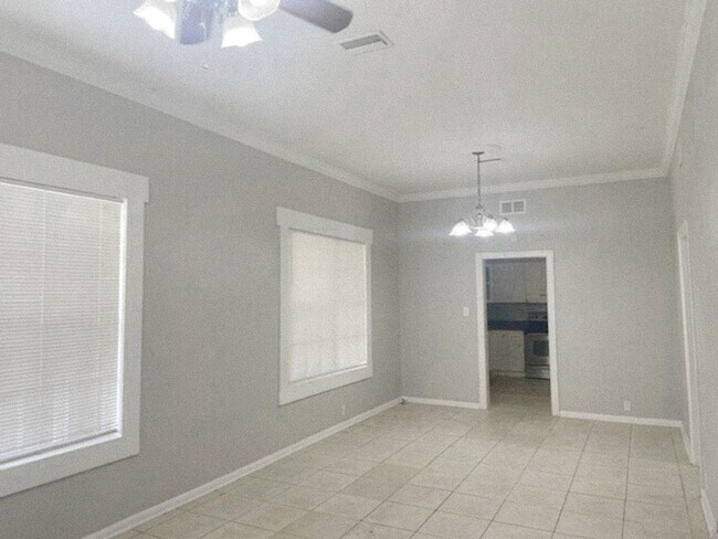 Building Photo - PRICE REDUCTION! 3/1.5 House