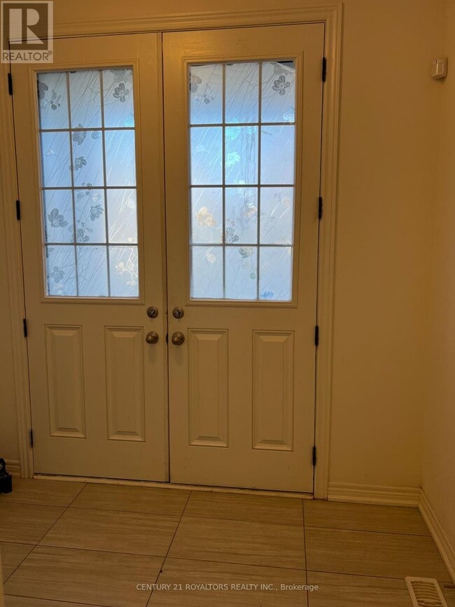 Building Photo - 12 Foliage Dr