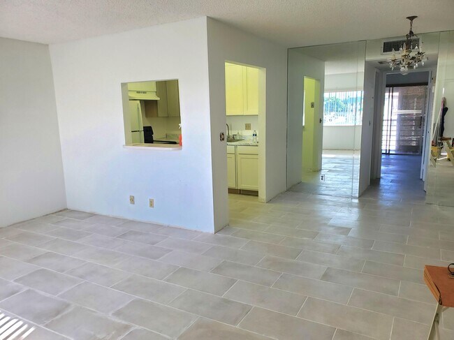 Foto del edificio - 2200 Springdale Blvd