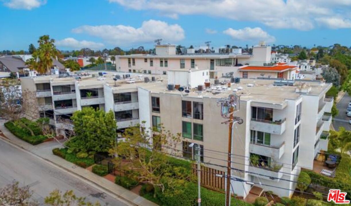 Foto principal - 15480 Antioch St