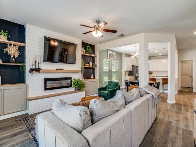 Foto del edificio - 729 Jessica Lynn Ln