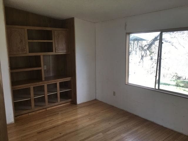 Building Photo - 3 bedroom in Squaw Valley California 93675