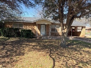 Building Photo - 105 S Mulberry St