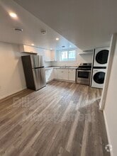 Building Photo - 786 Snelgrove Rd
